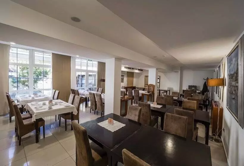 Garni Hotel Le Petit Piaf