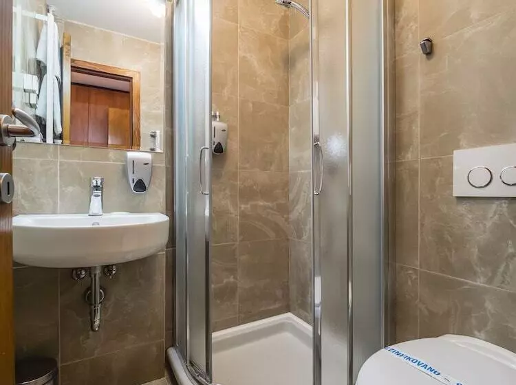 Garni Hotel Le Petit Piaf