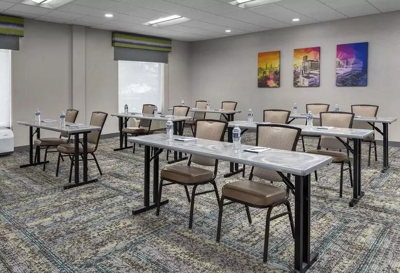 בית מלון כפרי Hampton Inn Birmingham I65/lakeshore Drive