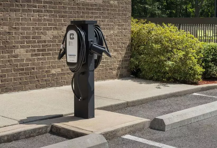 בית מלון כפרי Hampton Inn Birmingham I65/lakeshore Drive