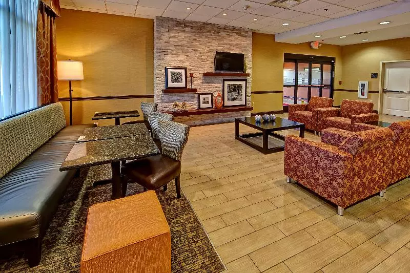 호텔 Hampton Inn Crossville