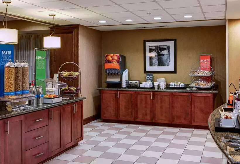 هتل Hampton Inn Pendleton
