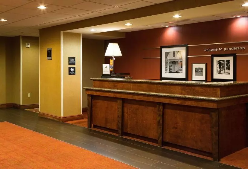 هتل Hampton Inn Pendleton