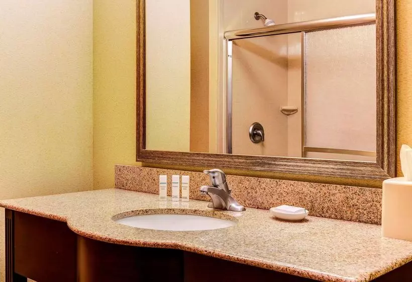 هتل Hampton Inn Pendleton