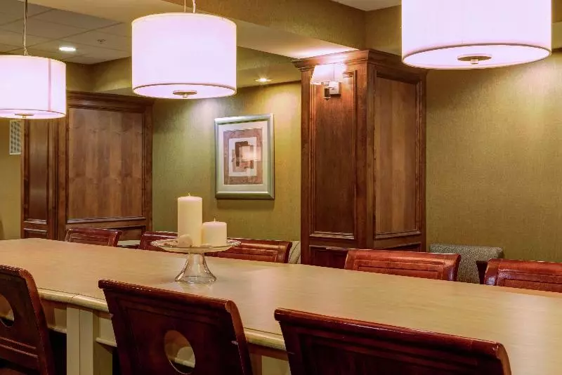 هتل Hampton Inn Pendleton