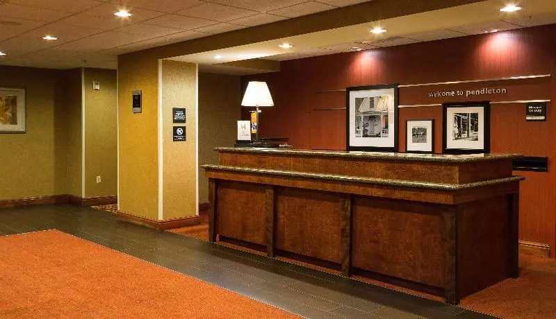 هتل Hampton Inn Pendleton