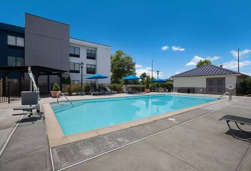 هتل Hampton Inn Princeton