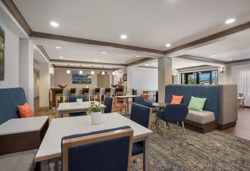 هتل Hampton Inn Princeton