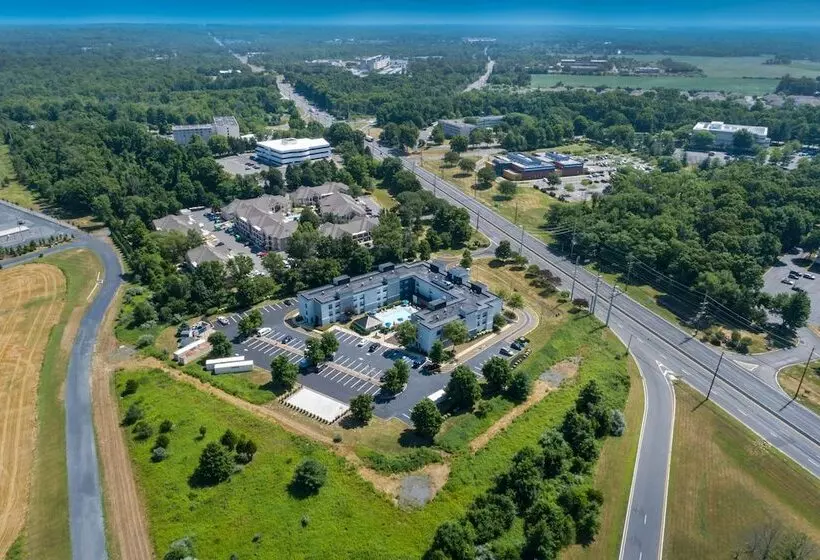 هتل Hampton Inn Princeton