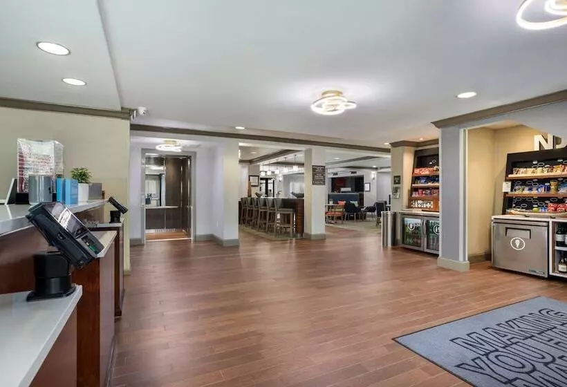 هتل Hampton Inn Princeton