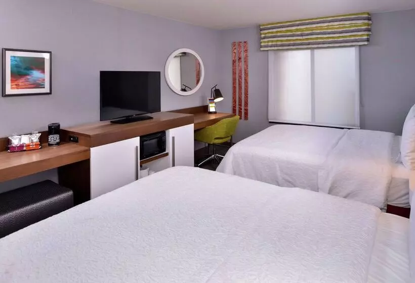 Отель Hampton Inn & Suites Carson City