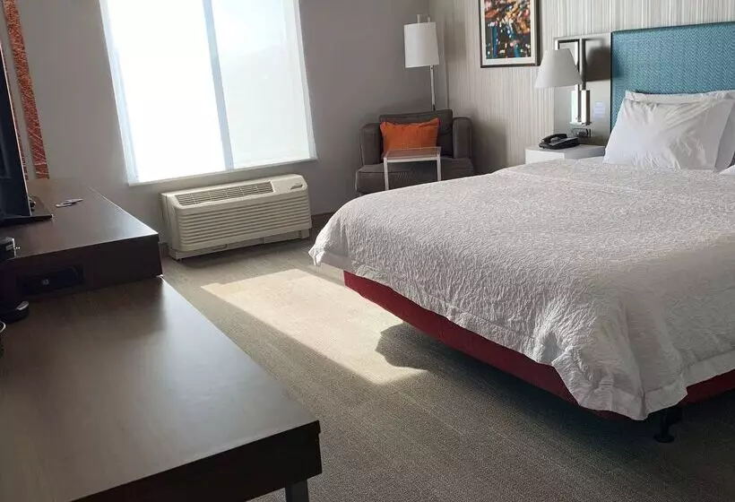 Отель Hampton Inn & Suites Carson City