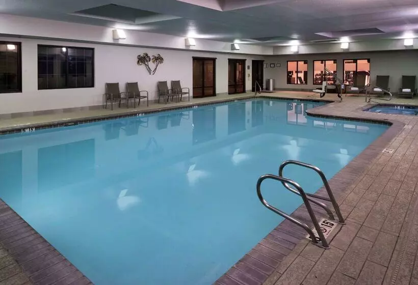 Отель Hampton Inn & Suites Carson City