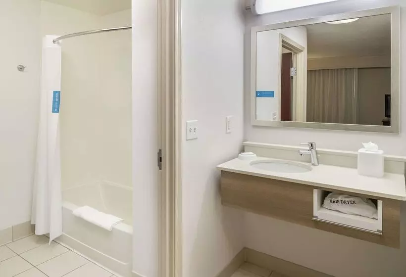 هتل Hampton Inn & Suites Pensacola I10 N At Univ. Town Plaza