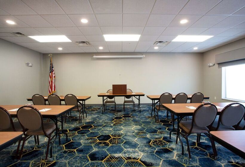 Отель Hampton Inn Watertown