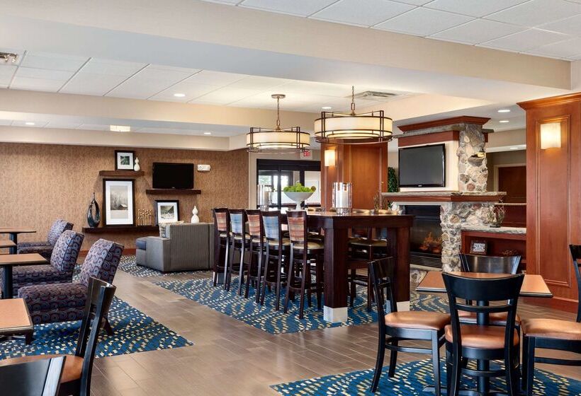 Отель Hampton Inn Watertown