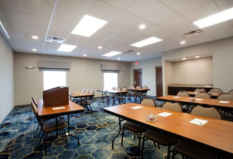 Отель Hampton Inn Watertown