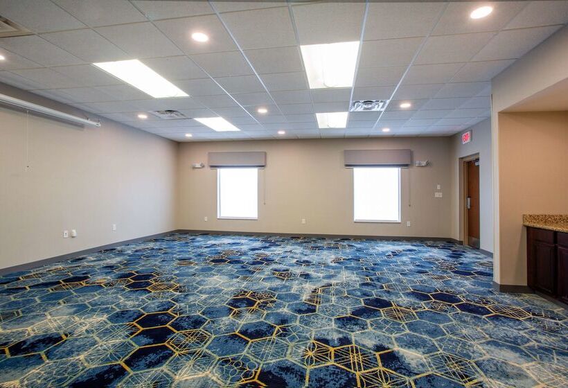 Отель Hampton Inn Watertown