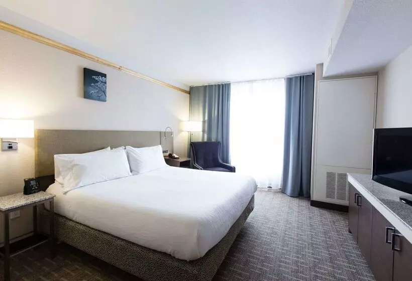 هتل Hilton Garden Inn Grand Forksund