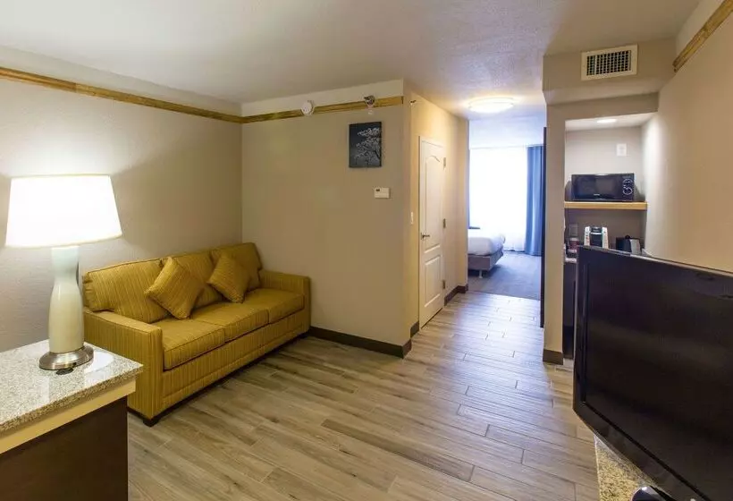 هتل Hilton Garden Inn Grand Forksund