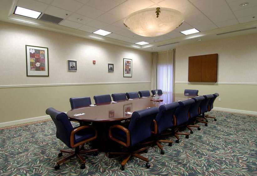 בית מלון כפרי Hilton Garden Inn Grand Forksund