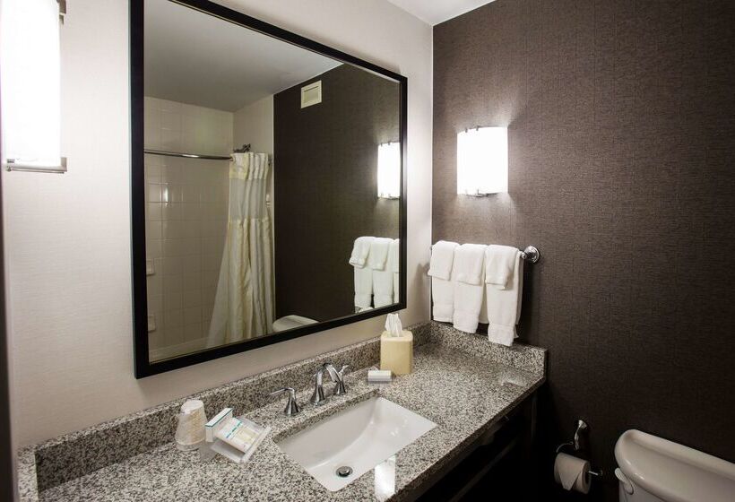 בית מלון כפרי Hilton Garden Inn Grand Forksund