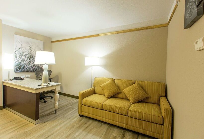 בית מלון כפרי Hilton Garden Inn Grand Forksund