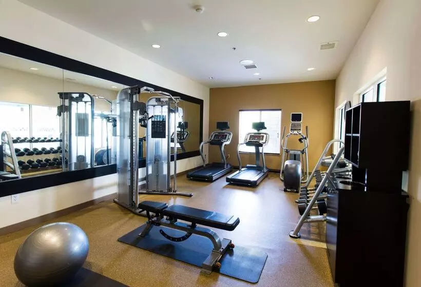 هتل Hilton Garden Inn Grand Forksund