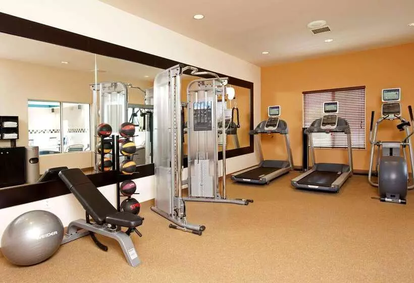 هتل Hilton Garden Inn Grand Forksund