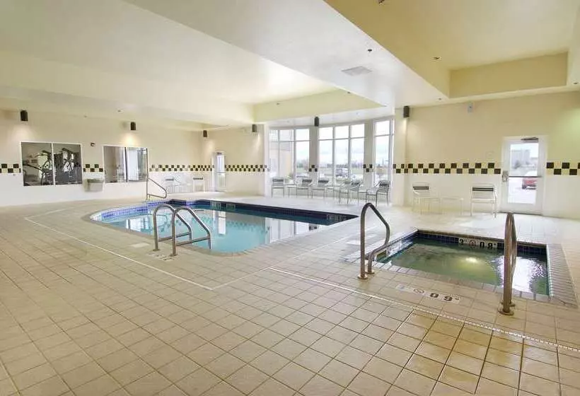 هتل Hilton Garden Inn Grand Forksund