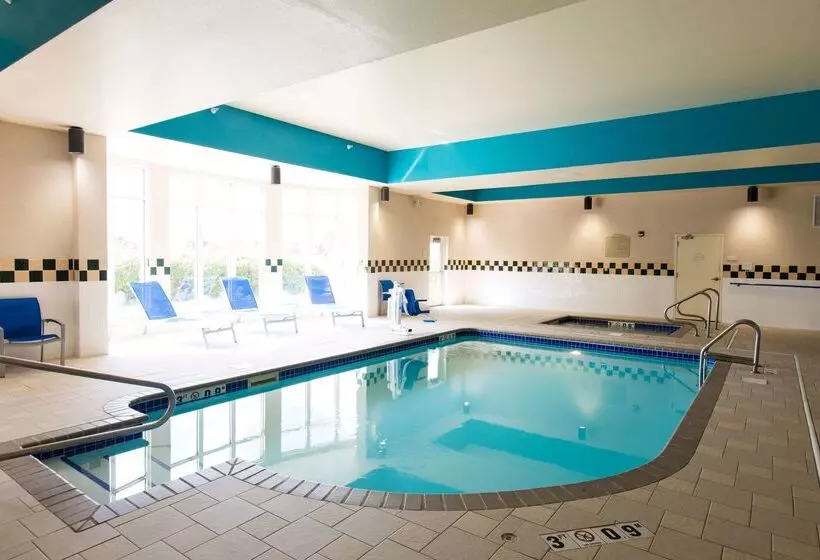 هتل Hilton Garden Inn Grand Forksund