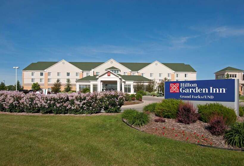 בית מלון כפרי Hilton Garden Inn Grand Forksund