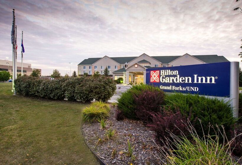 בית מלון כפרי Hilton Garden Inn Grand Forksund