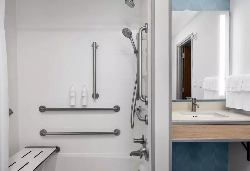 هتل Hilton Garden Inn West Palm Beach Airport