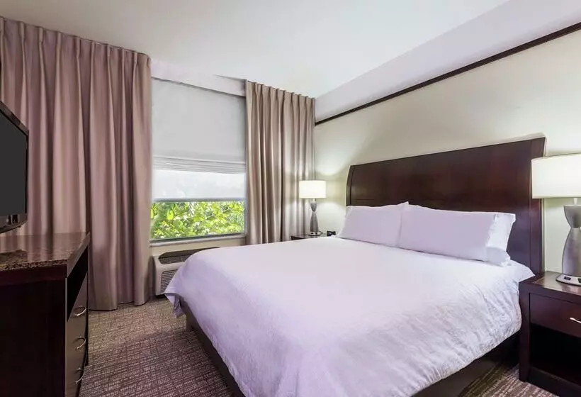 هتل Hilton Garden Inn West Palm Beach Airport