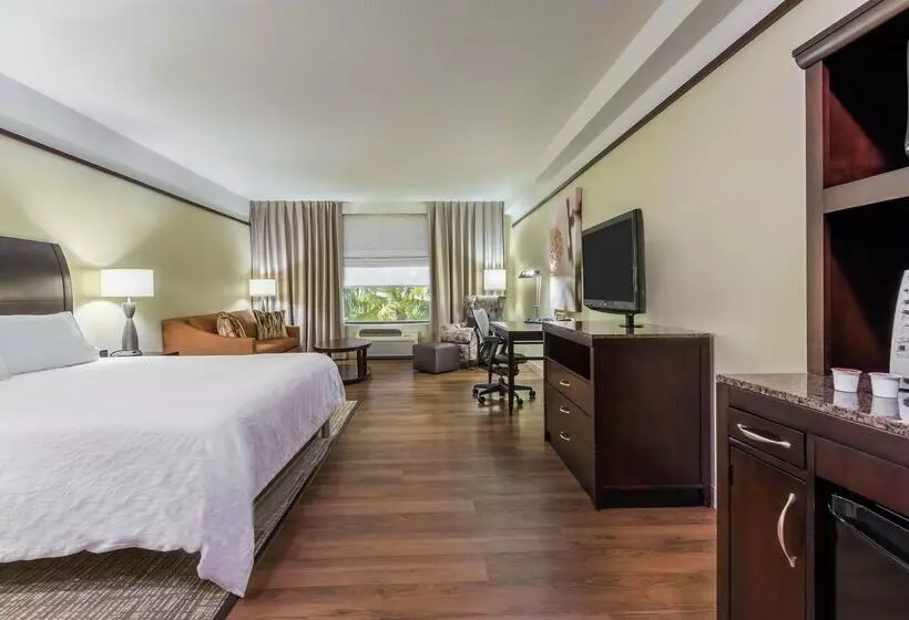 هتل Hilton Garden Inn West Palm Beach Airport
