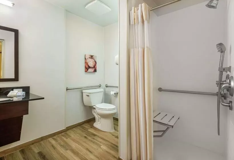 هتل Hilton Garden Inn West Palm Beach Airport