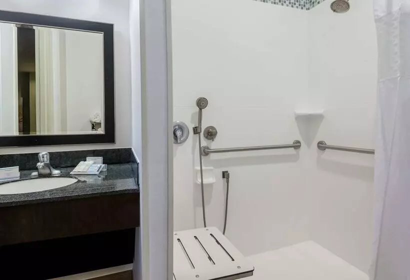 هتل Hilton Garden Inn West Palm Beach Airport