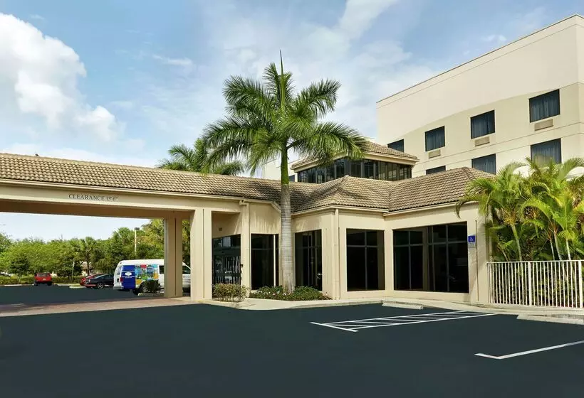 هتل Hilton Garden Inn West Palm Beach Airport
