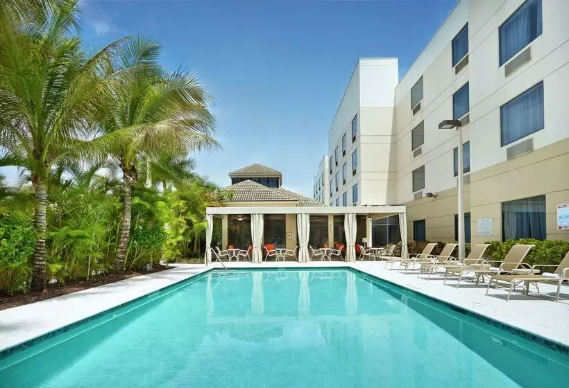 هتل Hilton Garden Inn West Palm Beach Airport