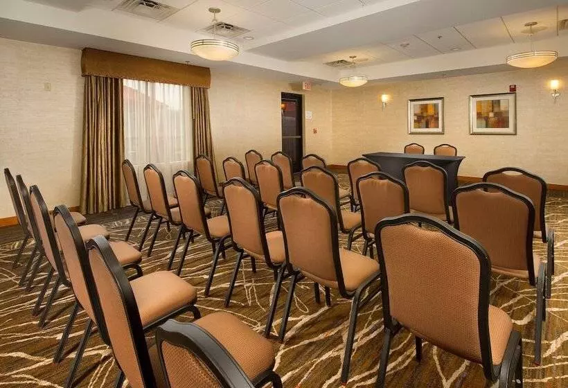 هتل Holiday Inn Express & Suites Columbia   East Elkridge, Jessup An Ihg