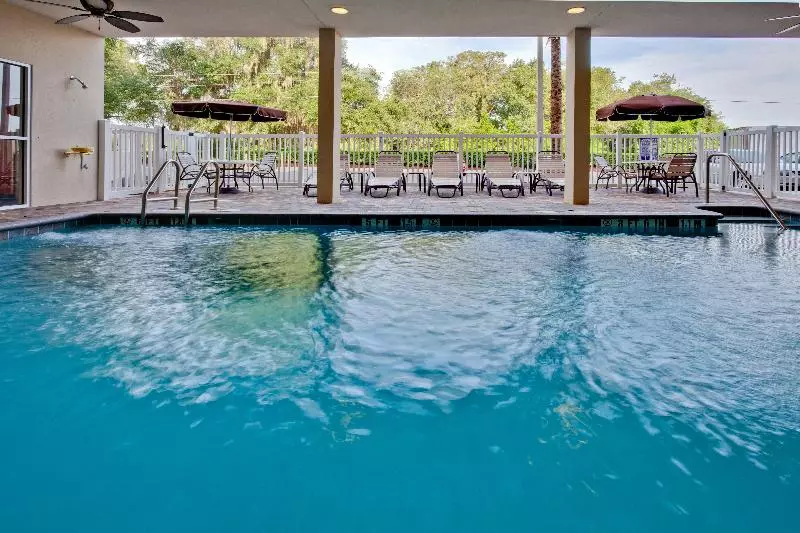 Отель Holiday Inn Express & Suites Lakeland North I 4, An Ihg