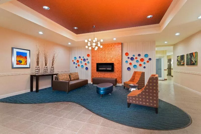 Отель Holiday Inn Express & Suites Lakeland North I 4, An Ihg
