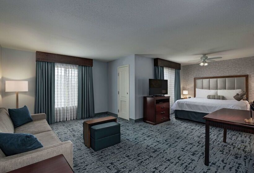 هتل Homewood Suites By Hilton Fort Collins