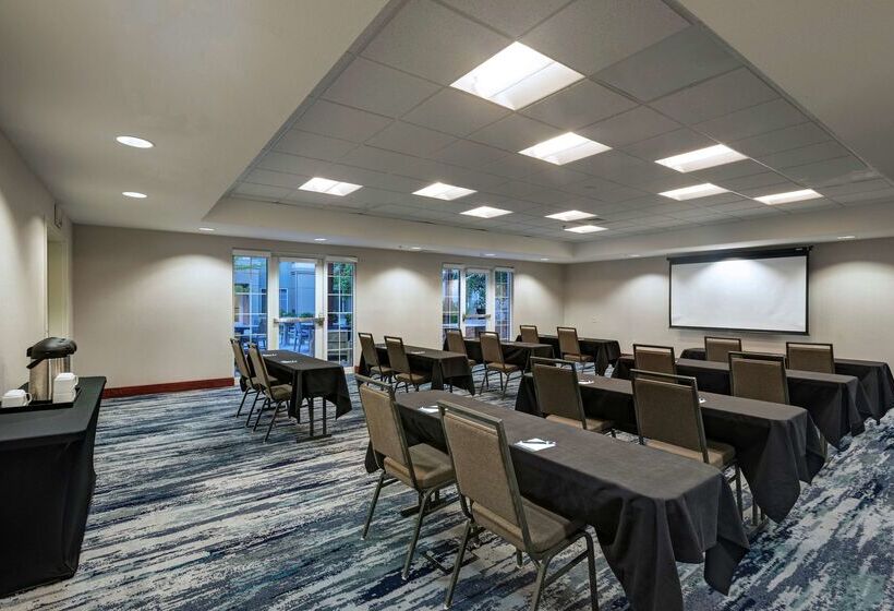 هتل Homewood Suites By Hilton Fort Collins