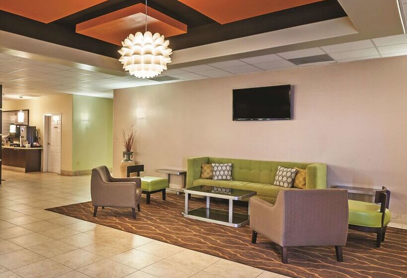 호텔 La Quinta Inn & Suites By Wyndham Angleton