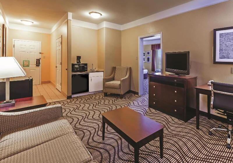 호텔 La Quinta Inn & Suites By Wyndham Angleton