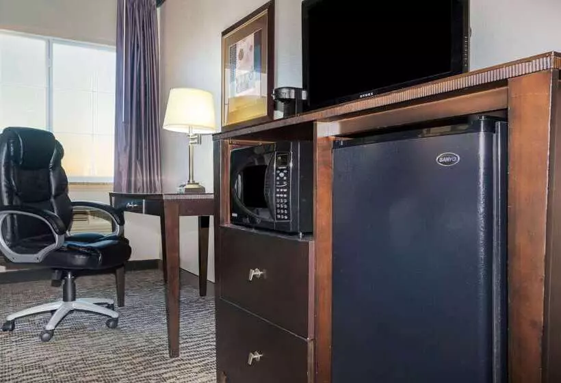 Отель La Quinta By Wyndham Kyle Austin South