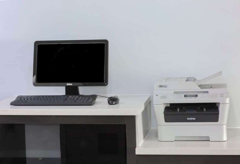 Отель La Quinta By Wyndham Mobile   Daphne