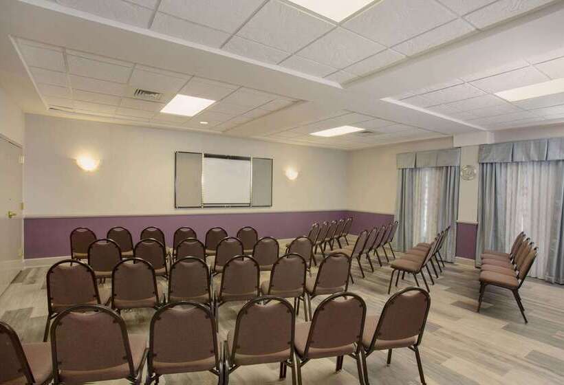 Отель La Quinta By Wyndham Mobile   Daphne